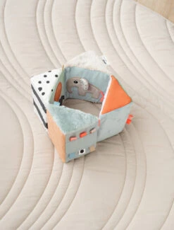 Done By Deer Cube Sensoriel Dépliable -Fillettes Et Fiston done by deer cube sensoriel depliable 3