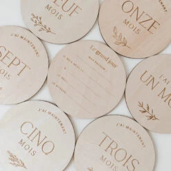 Le Petit Tableau Noir Pastilles De Bois Mensuelles -Fillettes Et Fiston le petit tableau noir pastilles de bois mensuelles 4