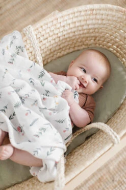 Lil North Co. Drap Contour De Moïse En Lin Sage -Fillettes Et Fiston lil north co drap contour de moise en lin sage 2