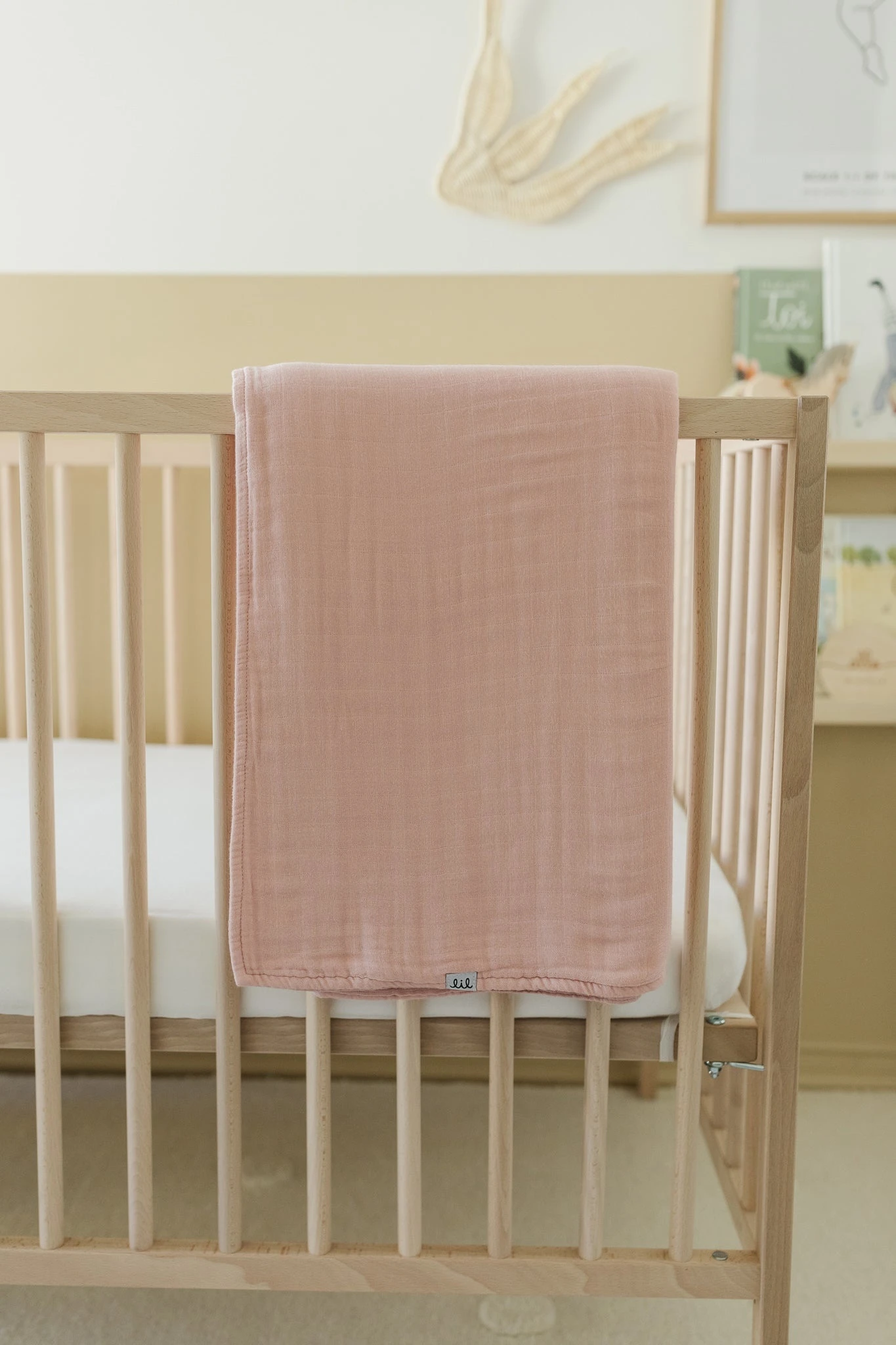 Lil North Co. Grande Couverture En Mousseline 8 épaisseurs Dusty Pink 4 Lil North Co. Grande Couverture En Mousseline 8 épaisseurs Dusty Pink – Image 2