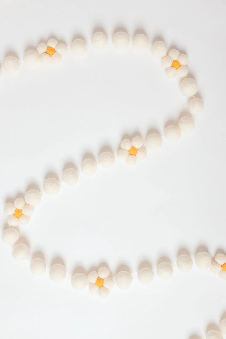 Lil North Co. Guirlande Décorative Yellow Daisies 5 Lil North Co. Guirlande Décorative Yellow Daisies – Image 3