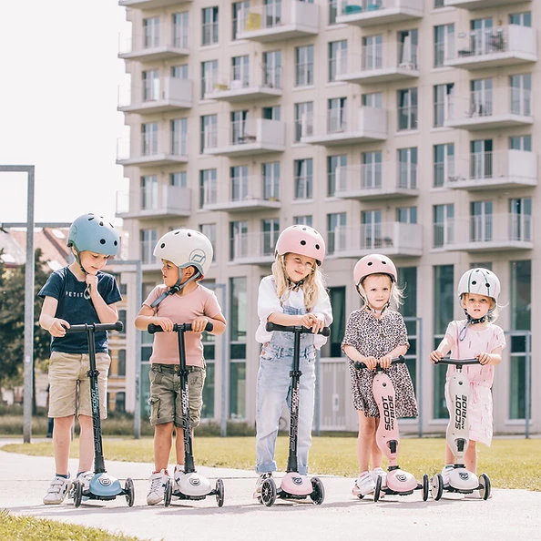 Scoot And Ride Trottinette Highwaykick 3 LED Ash 3 Scoot And Ride Trottinette Highwaykick 3 LED Ash